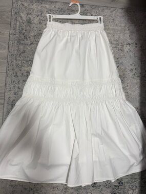 Trendy Summer White Tiered Midi Skirt